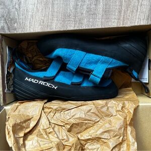 Mad rock rock climbing shoes